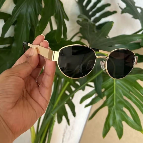 Retro Trendy Famous Black Gold Sunglasses - Picture 10 of 16